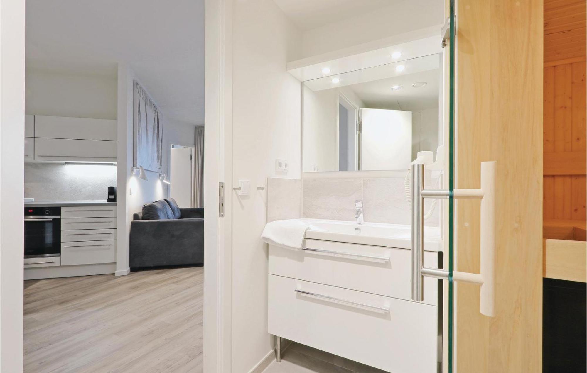 Stunning Apartment In Luebeck Travemuende With Wifi Εξωτερικό φωτογραφία